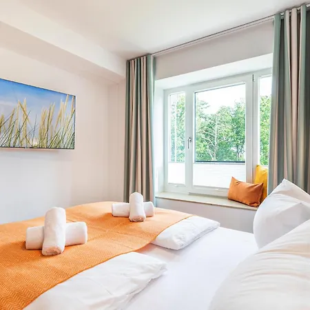 Prora - Ferienwohnung Mit Meerblick, Grossem Wohnbereich Und Waschmaschine - Seeadler Apartmán Binz